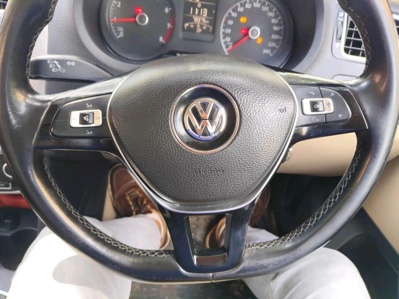 2015 Volkswagen Polo HIGHLINE1.2L, Petrol, Manual, 78,375 km, interior