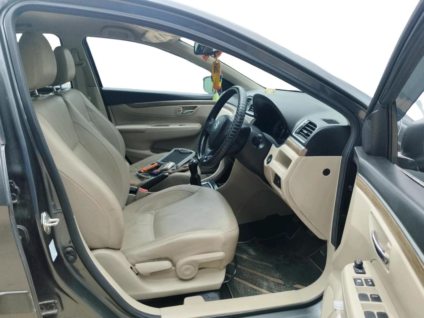 2022 Maruti Ciaz ALPHA 1.5 SHVS PETROL, Petrol, Manual, 49,471 km, interior