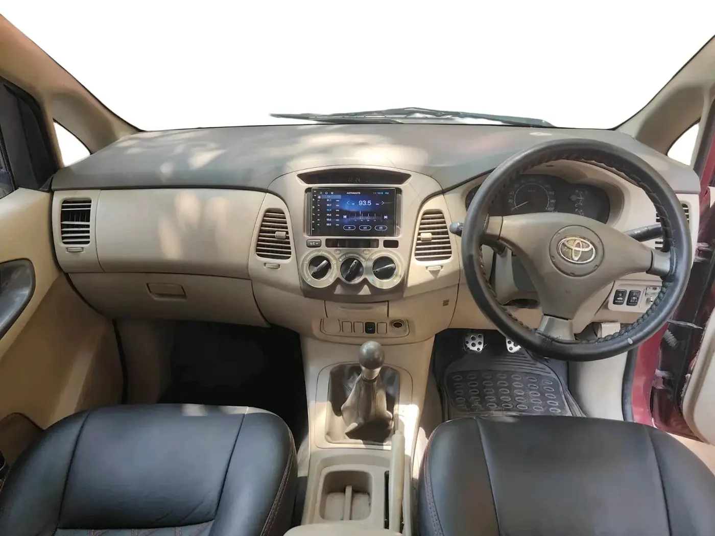 2007 Toyota Innova G4 2.5 7 STR, Diesel, Manual, 2,26,461 km, interior