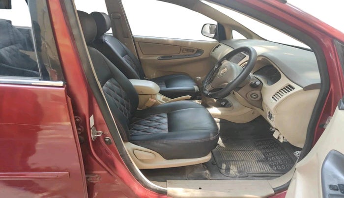 2007 Toyota Innova G4 2.5 7 STR, Diesel, Manual, 2,26,461 km, interior