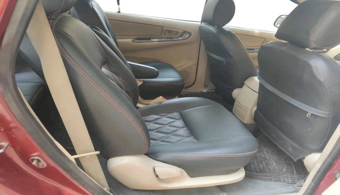 2007 Toyota Innova G4 2.5 7 STR, Diesel, Manual, 2,26,461 km, interior