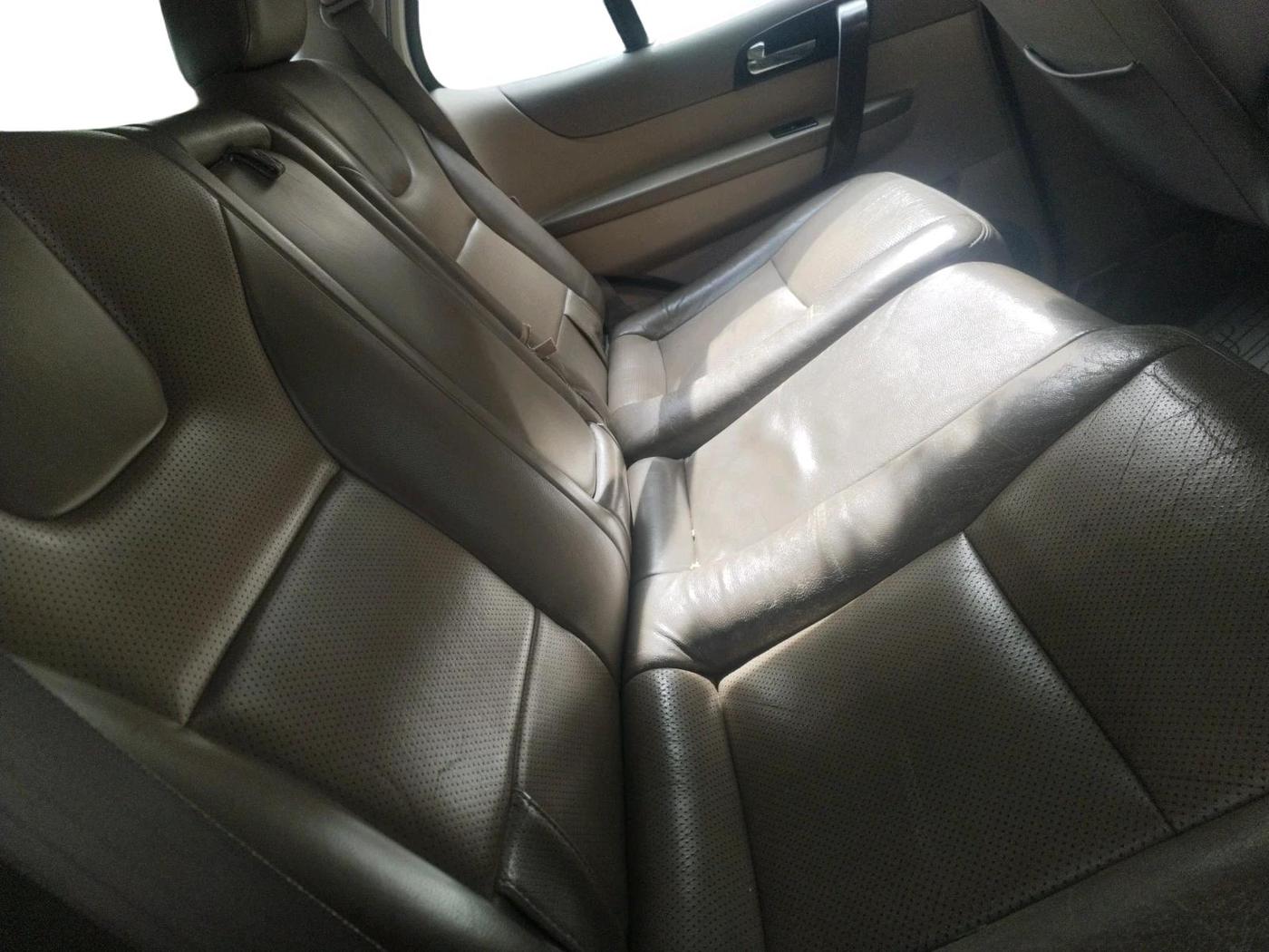 2013 Tata Safari Storme 2.2 VX 4X4, Diesel, Manual, 1,63,728 km, interior