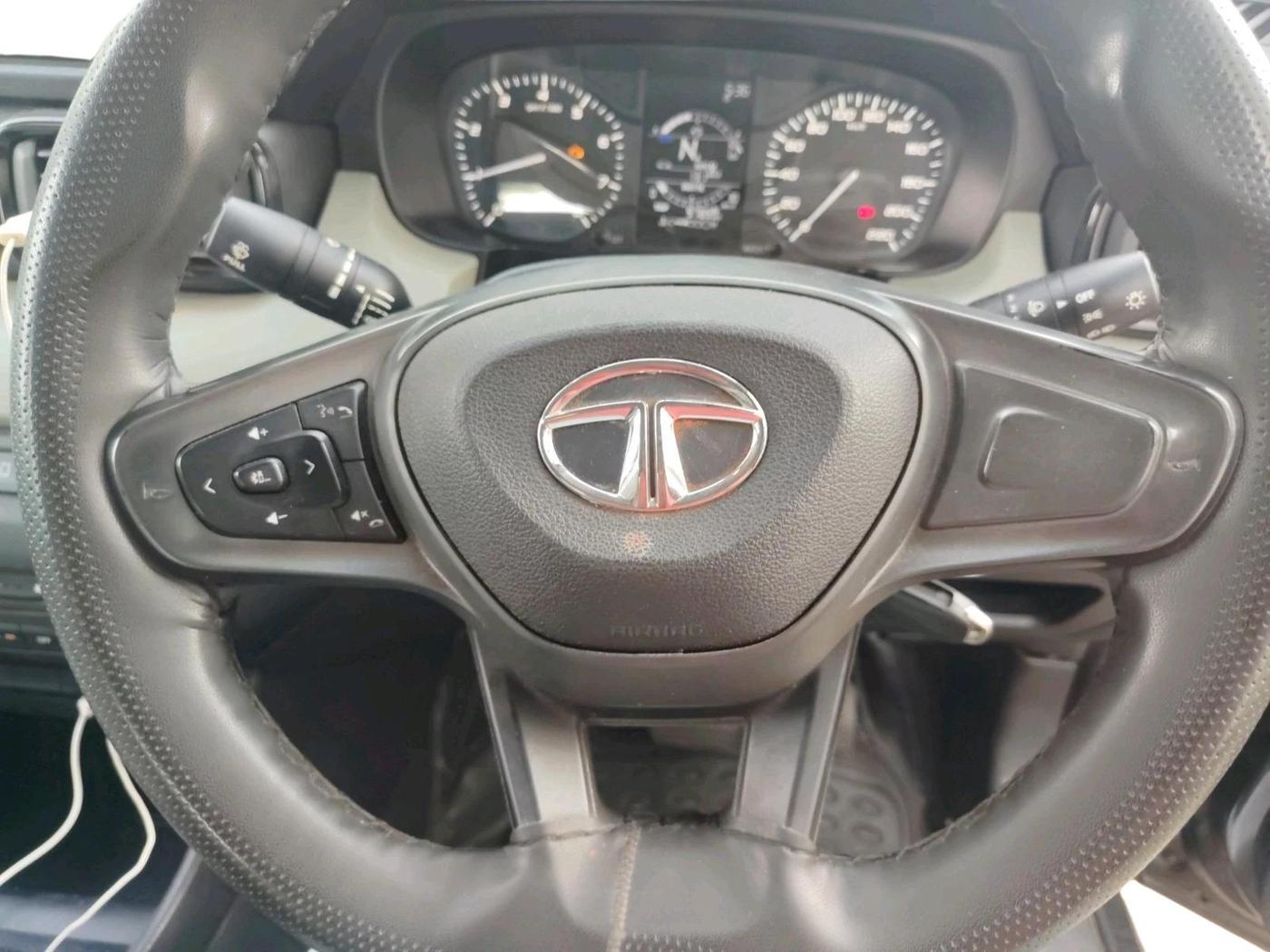 2023 Tata PUNCH ADVENTURE AMT, Petrol, Automatic, 40,319 km, interior