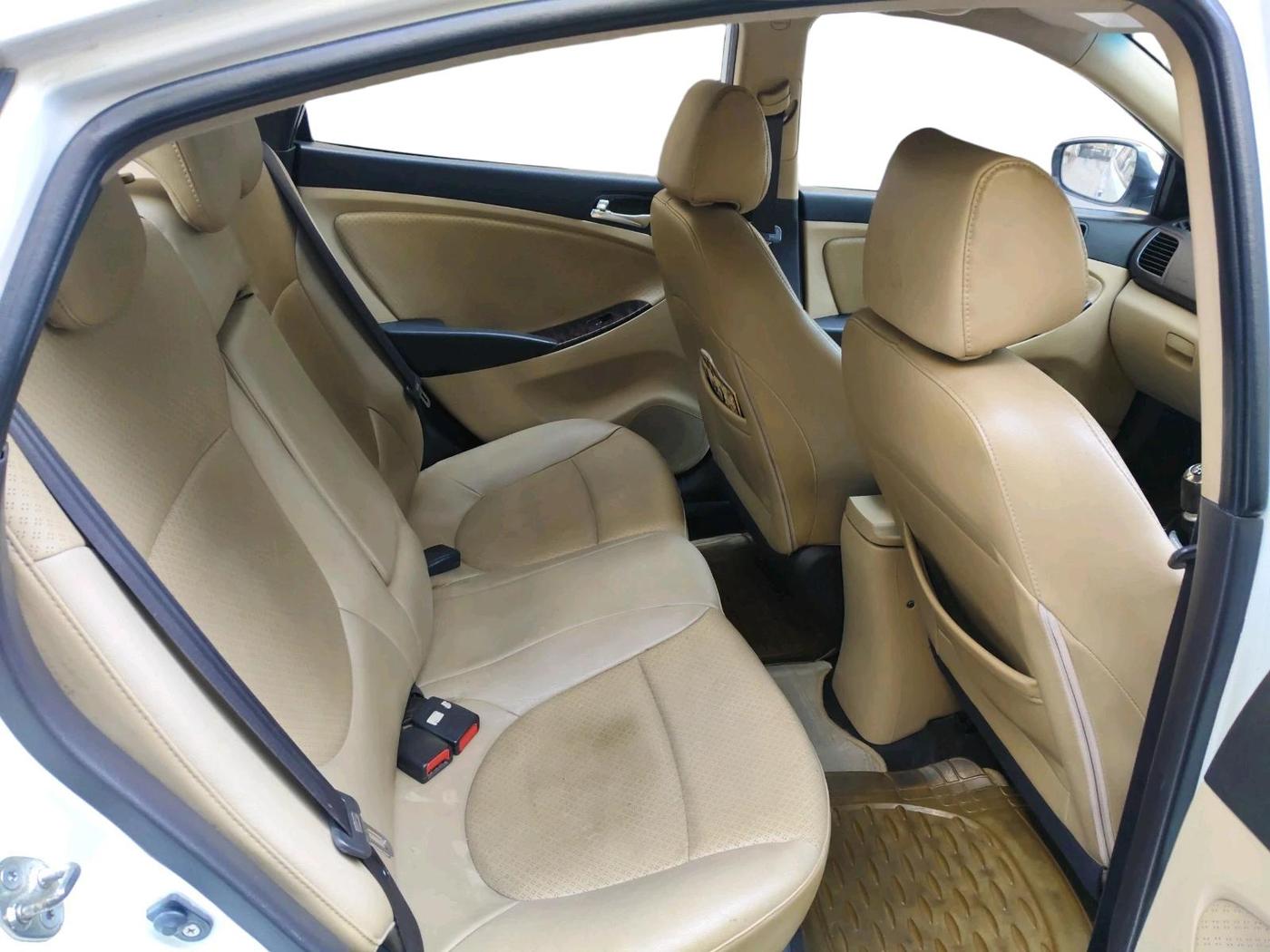 2011 Hyundai Verna FLUIDIC 1.6 VTVT SX, Petrol, Manual, 1,12,561 km, interior
