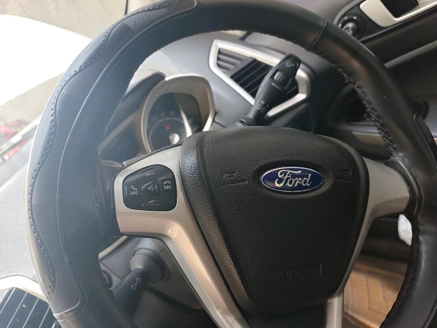 2014 Ford Ecosport TITANIUM 1.5L DIESEL (OPT), Diesel, Manual, 1,53,927 km, interior