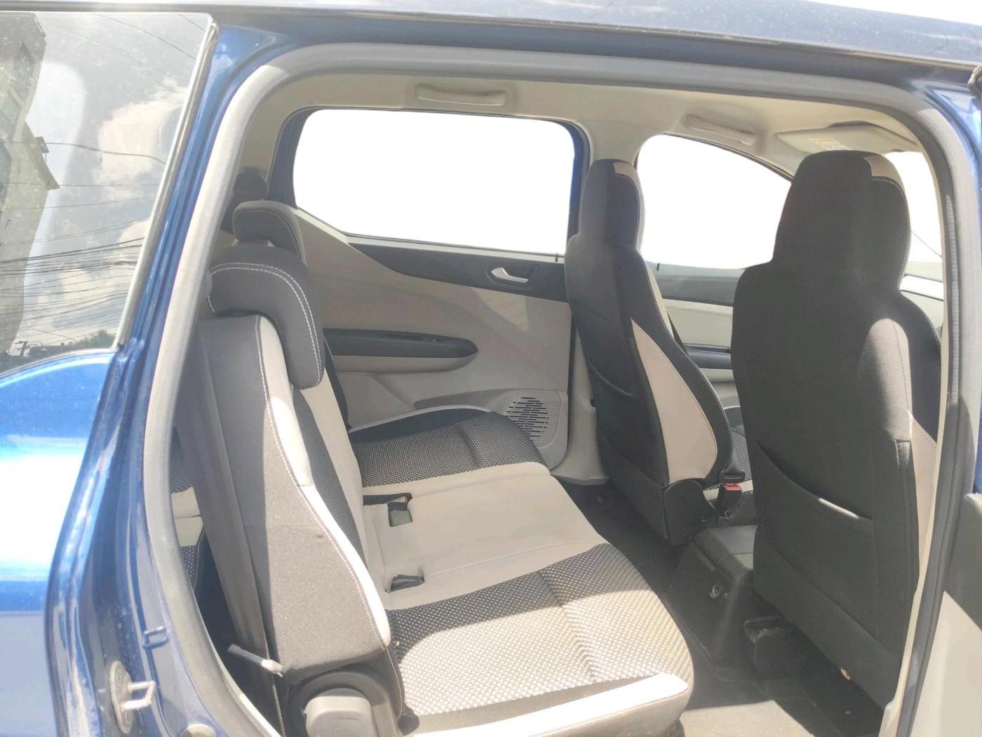 2021 Renault TRIBER RXZ AMT DUAL TONE, Petrol, Automatic, 20,546 km, interior
