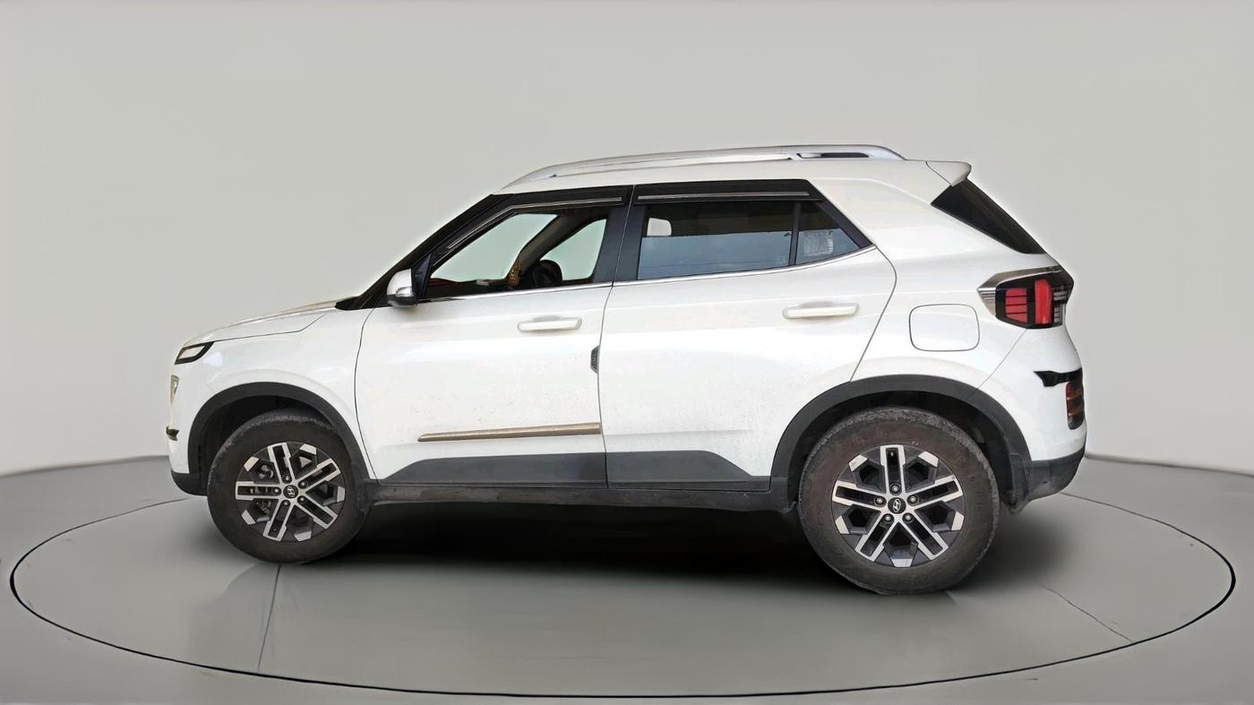 2023 Hyundai VENUE SX 1.2 PETROL, Petrol, Manual, 23,101 km, exterior
