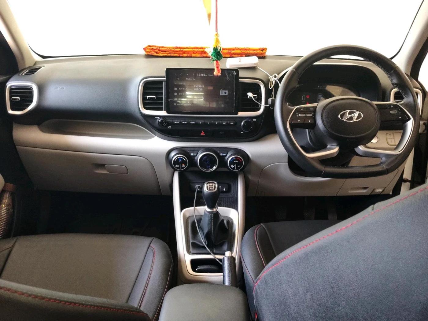 2023 Hyundai VENUE SX 1.2 PETROL, Petrol, Manual, 23,101 km, interior