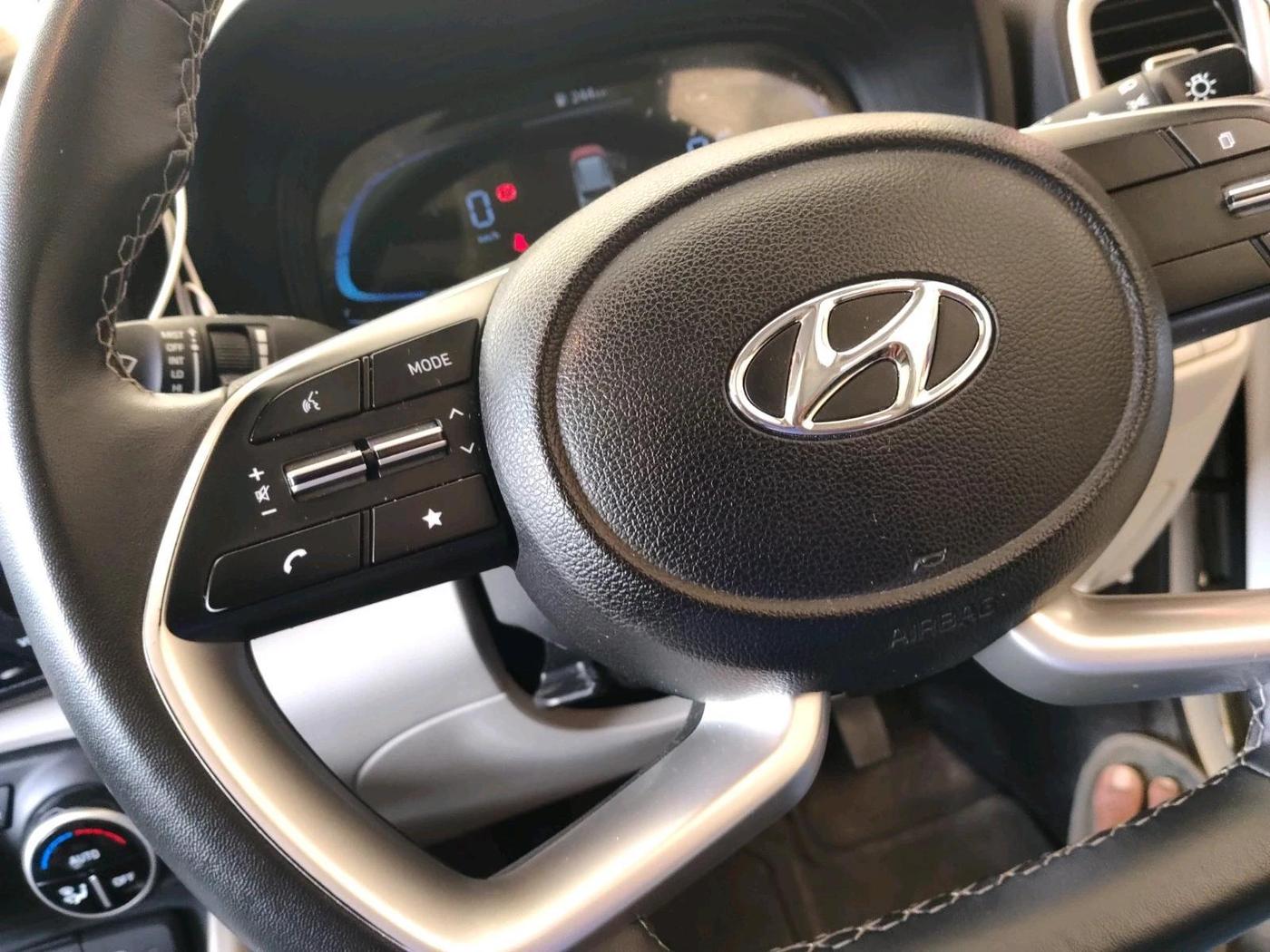 2023 Hyundai VENUE SX 1.2 PETROL, Petrol, Manual, 23,101 km, interior