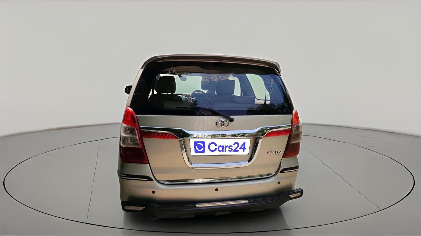 2013 Toyota Innova 2.5 VX 7 STR, Diesel, Manual, 2,65,265 km, exterior
