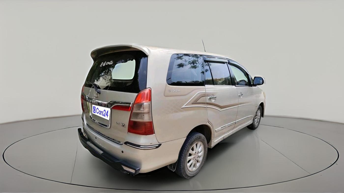 2013 Toyota Innova 2.5 VX 7 STR, Diesel, Manual, 2,65,265 km, exterior