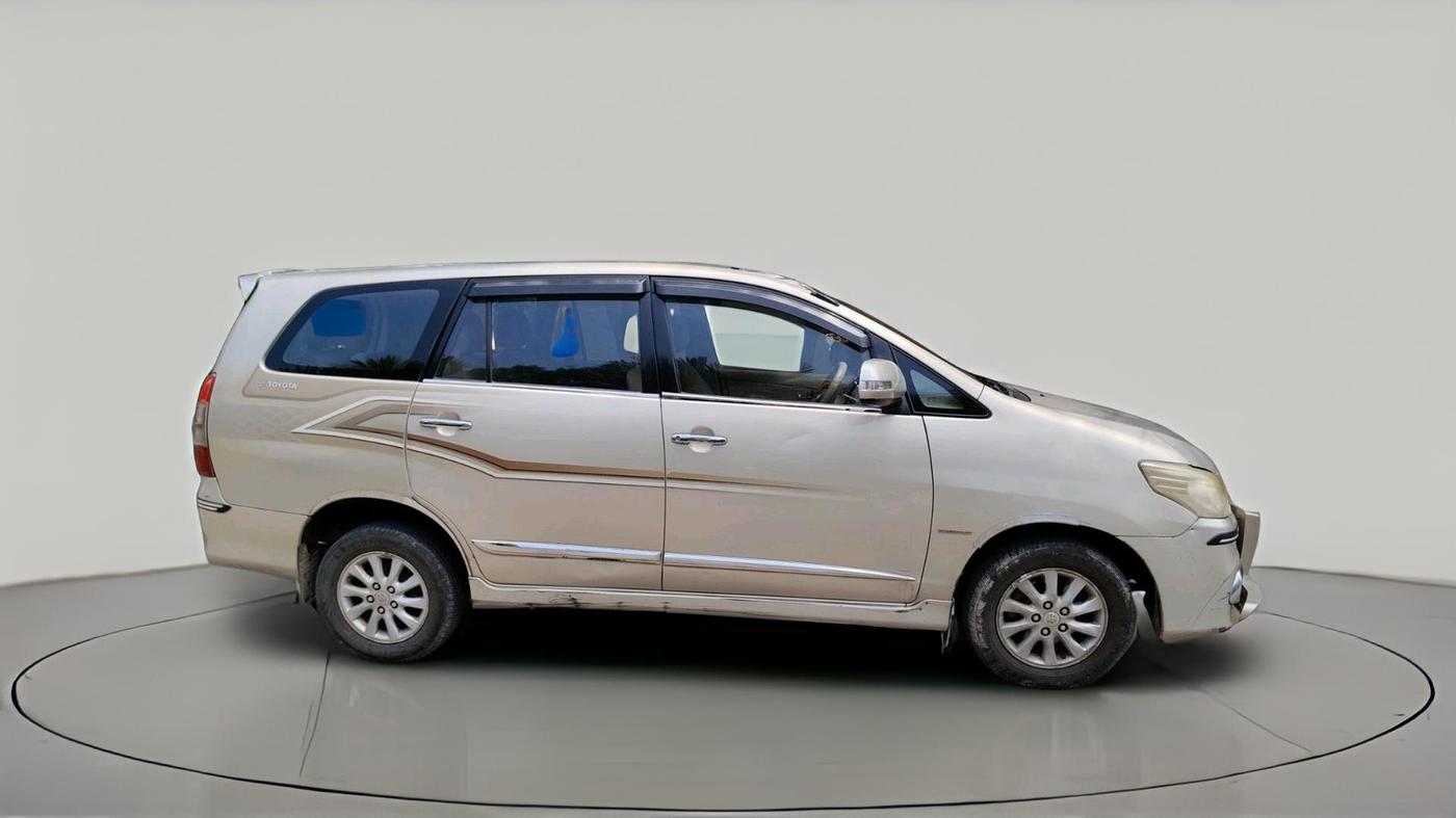 2013 Toyota Innova 2.5 VX 7 STR, Diesel, Manual, 2,65,265 km, exterior
