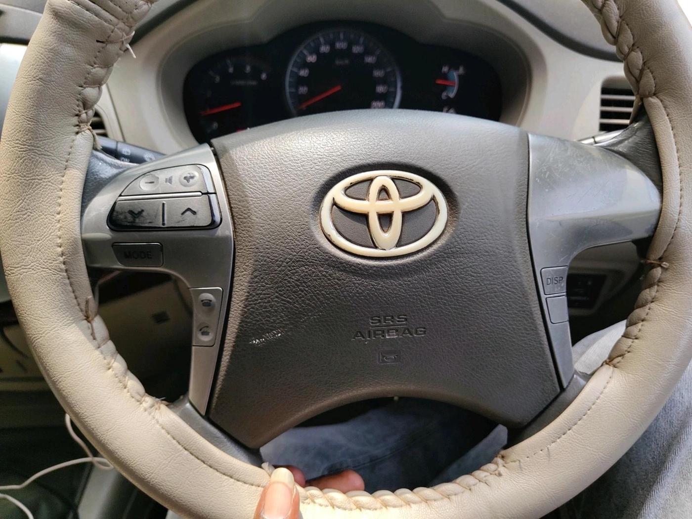 2013 Toyota Innova 2.5 VX 7 STR, Diesel, Manual, 2,65,265 km, interior