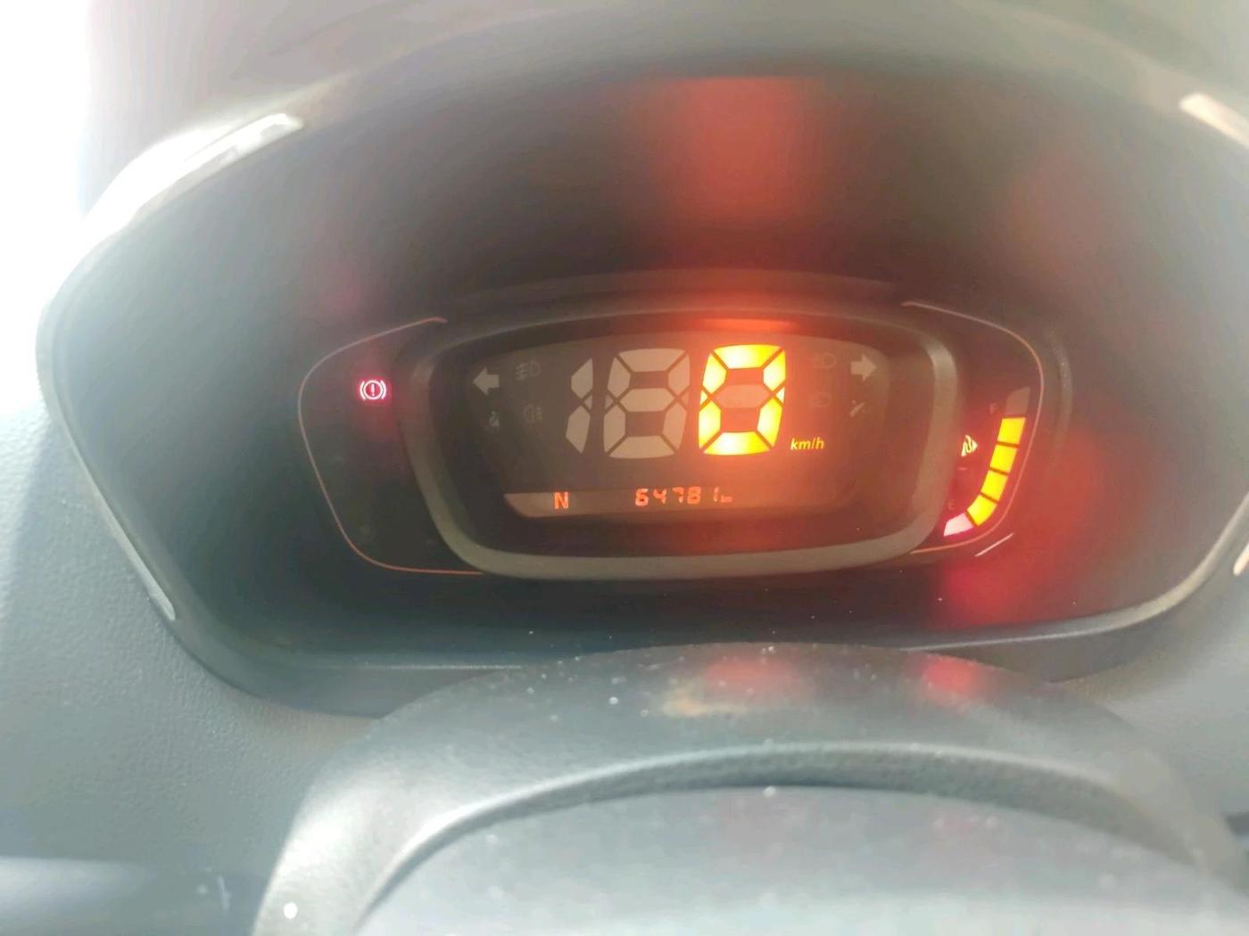 2019 Renault Kwid RXT 1.0 AMT (O), Petrol, Automatic, 64,781 km, interior