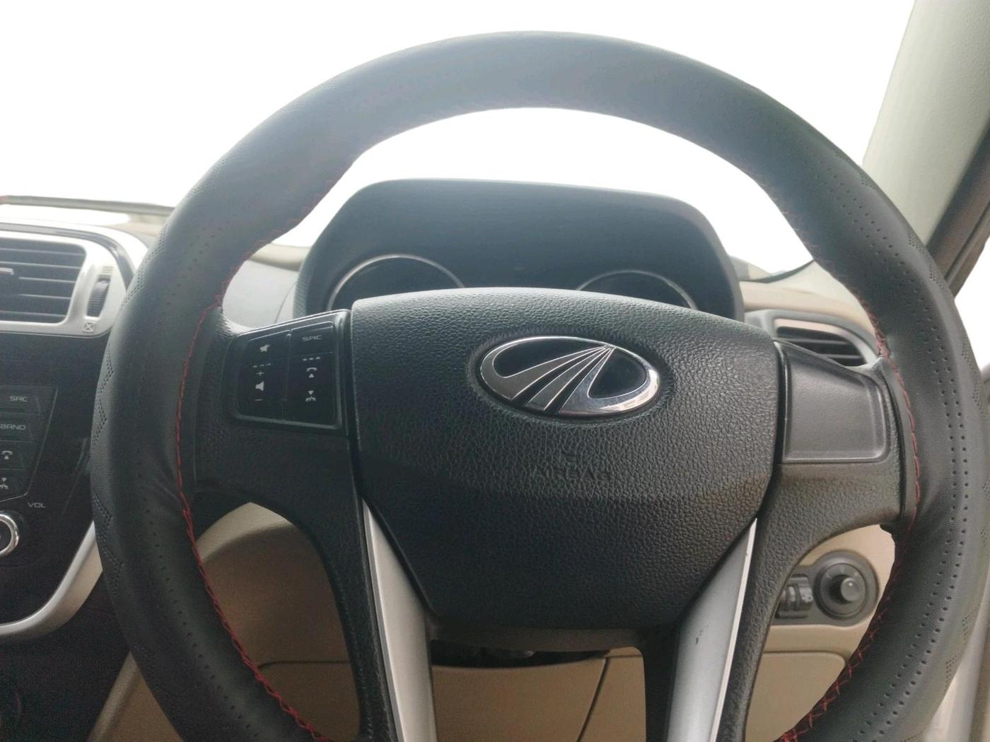 2018 Mahindra TUV300 T10, Diesel, Manual, 1,52,012 km, interior