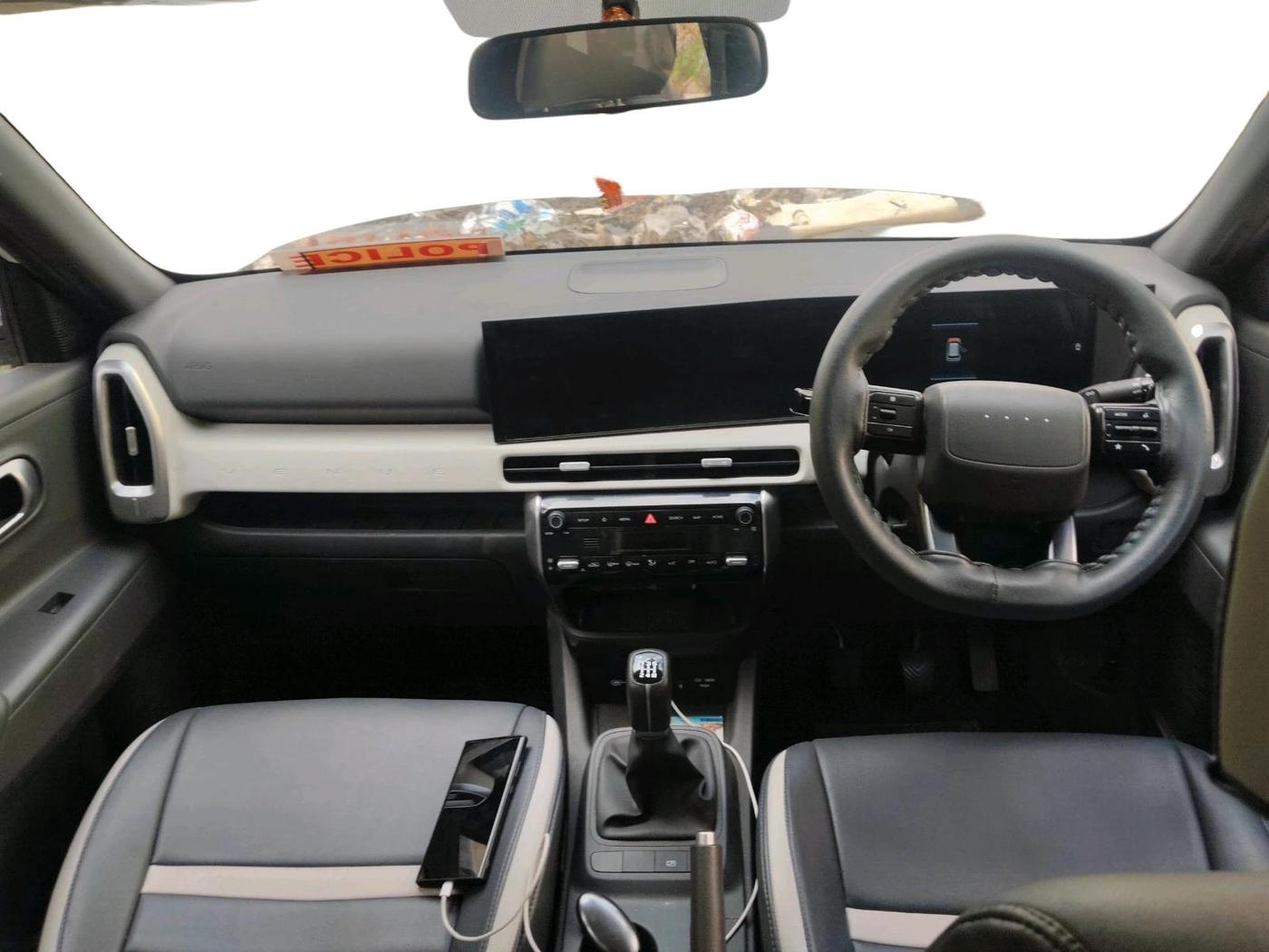 2025 Hyundai VENUE HX 6 1.2 Petrol MT, Petrol, Manual, 20,631 km, interior