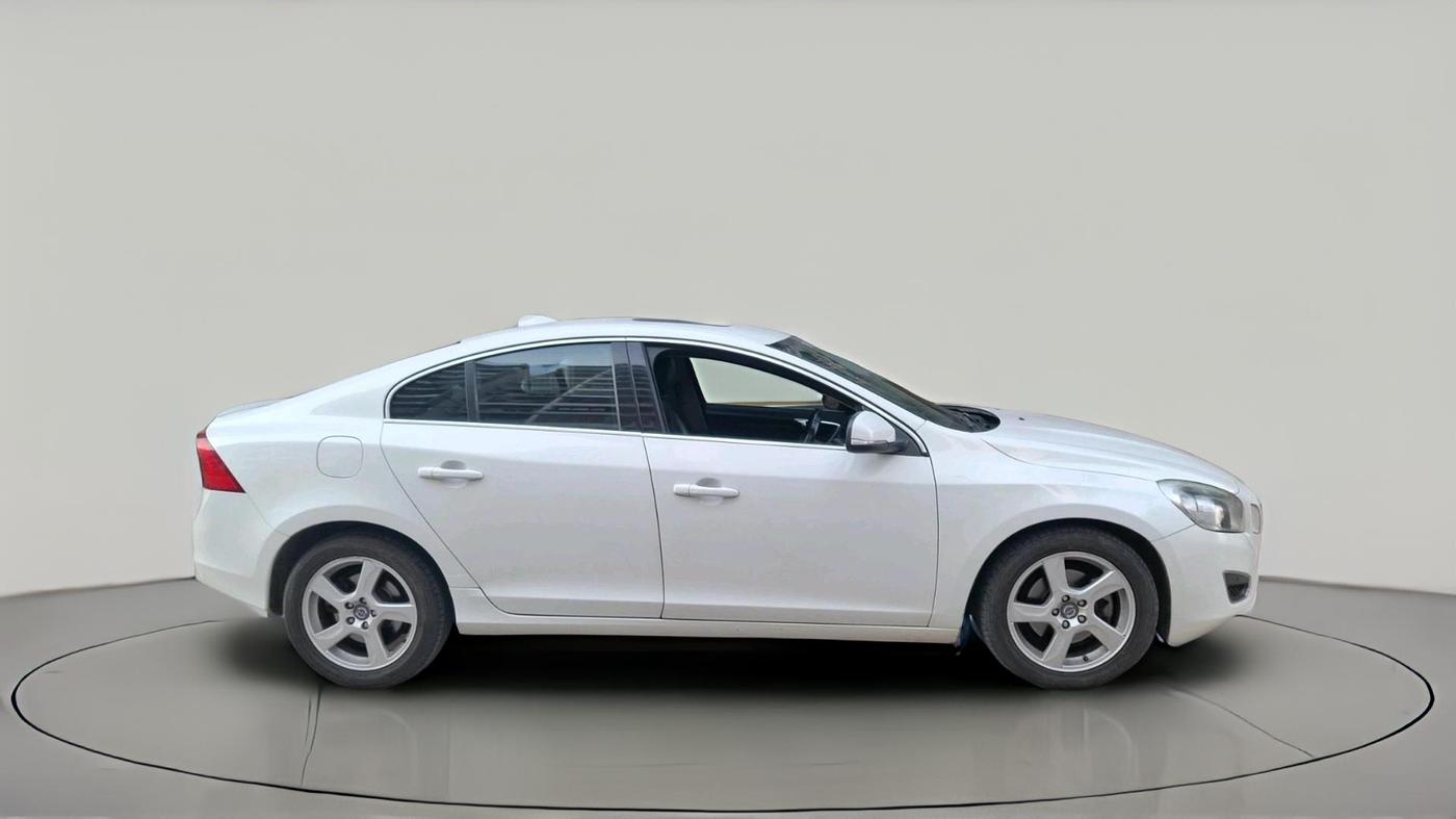 2013 Volvo S60 SUMMUM D5, Diesel, Automatic, 1,08,754 km, exterior