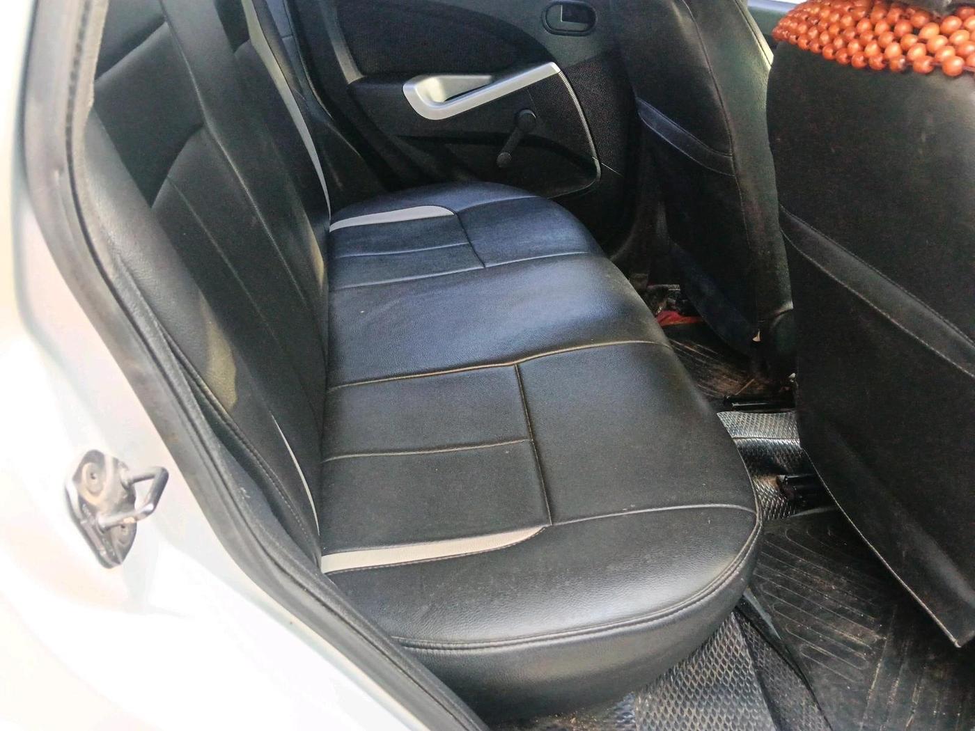 2013 Ford Figo ZXI 1.2 PETROL, Petrol, Manual, 1,10,072 km, interior