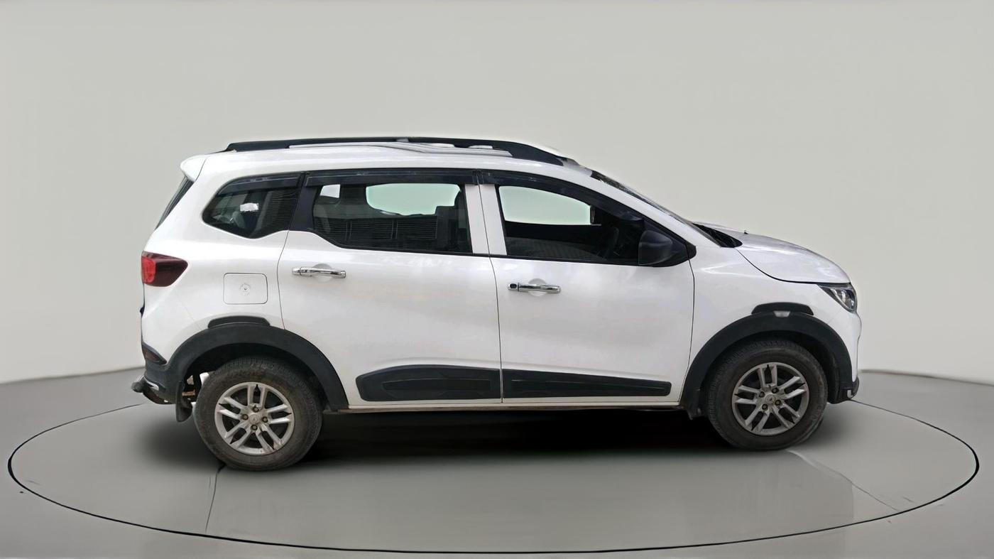 2022 Renault TRIBER RXL MT, Petrol, Manual, 17,074 km, exterior