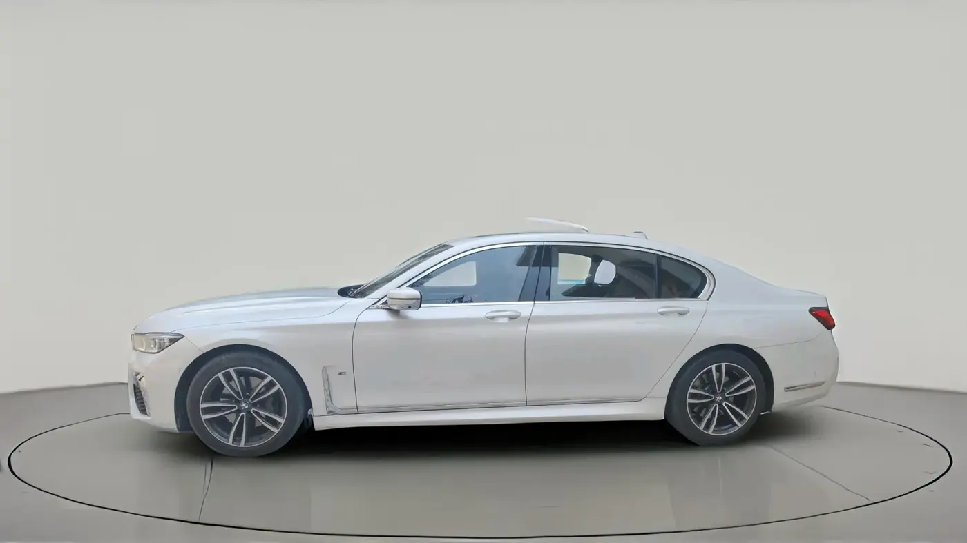 2021 BMW 7 Series 740Li M SPORT, Petrol, Automatic, 28,532 km, exterior