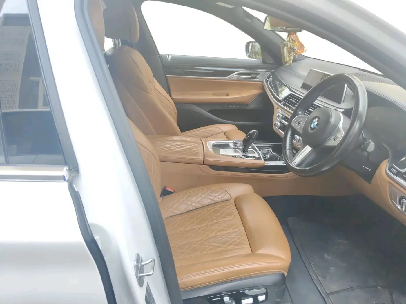 2021 BMW 7 Series 740Li M SPORT, Petrol, Automatic, 28,532 km, interior