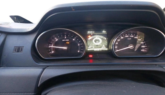 2017 Tata Hexa XT 4X2 7 STR, Diesel, Manual, 89,028 km, interior