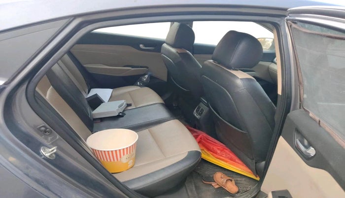 2017 Hyundai Verna 1.6 SX (O) CRDI MT, Diesel, Manual, 1,62,809 km, interior