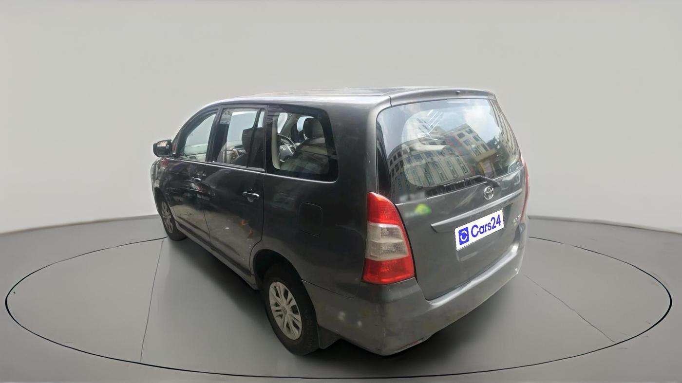 2012 Toyota Innova 2.5 GX 8 STR, Diesel, Manual, 1,69,861 km, exterior