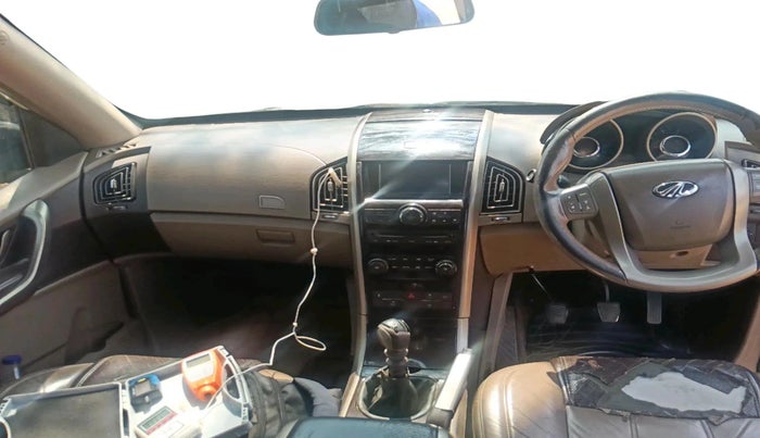 2013 Mahindra XUV500 W8, Diesel, Manual, 1,96,928 km, interior