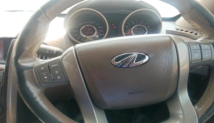 2013 Mahindra XUV500 W8, Diesel, Manual, 1,96,928 km, interior