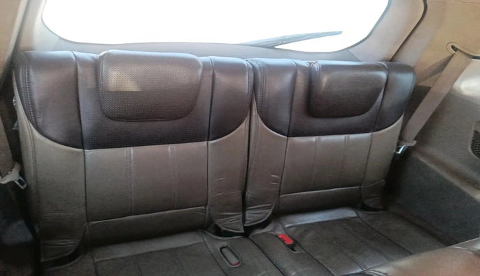 2013 Mahindra XUV500 W8, Diesel, Manual, 1,96,928 km, interior