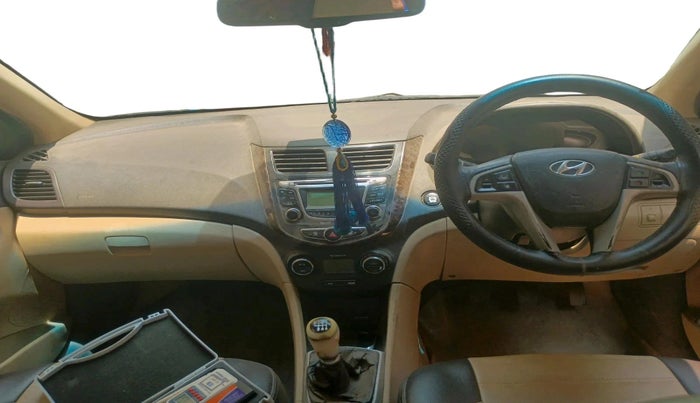 2012 Hyundai Verna FLUIDIC 1.6 CRDI SX, Diesel, Manual, 94,716 km, interior