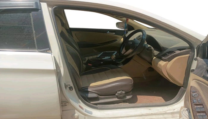 2012 Hyundai Verna FLUIDIC 1.6 CRDI SX, Diesel, Manual, 94,716 km, interior