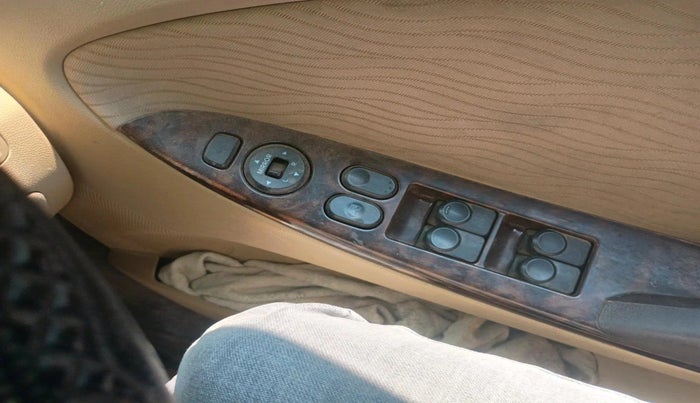 2012 Hyundai Verna FLUIDIC 1.6 CRDI SX, Diesel, Manual, 94,716 km, interior