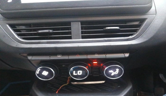 2022 Renault Kiger RXZ MT, Petrol, Manual, 26,366 km, interior