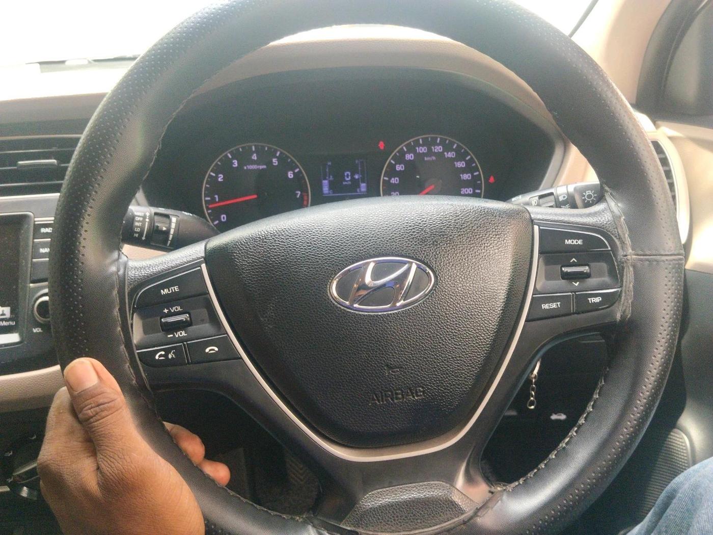 2019 Hyundai Elite i20 SPORTZ PLUS 1.2, Petrol, Manual, 1,09,354 km, interior