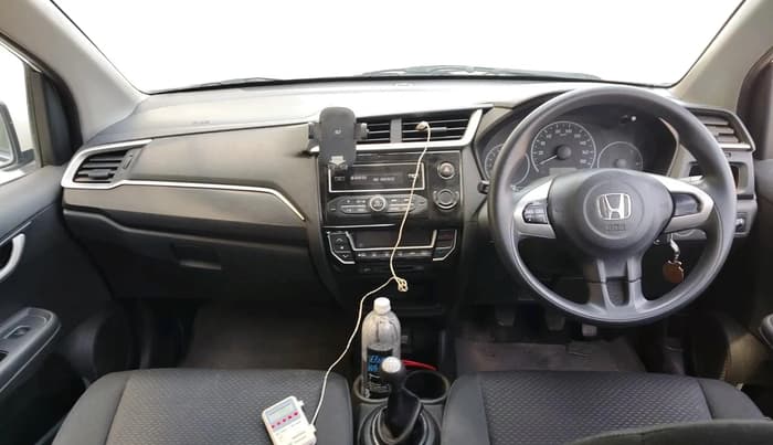 2016 Honda BR-V 1.5L I-VTEC S, Petrol, Manual, 1,04,643 km, interior