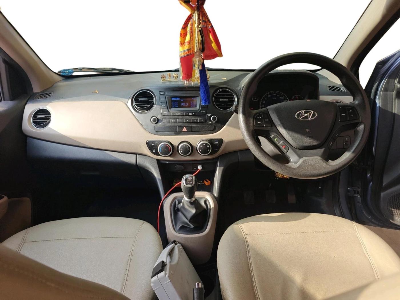 2016 Hyundai Grand i10 SPORTZ 1.2 KAPPA VTVT, Petrol, Manual, 61,370 km, interior