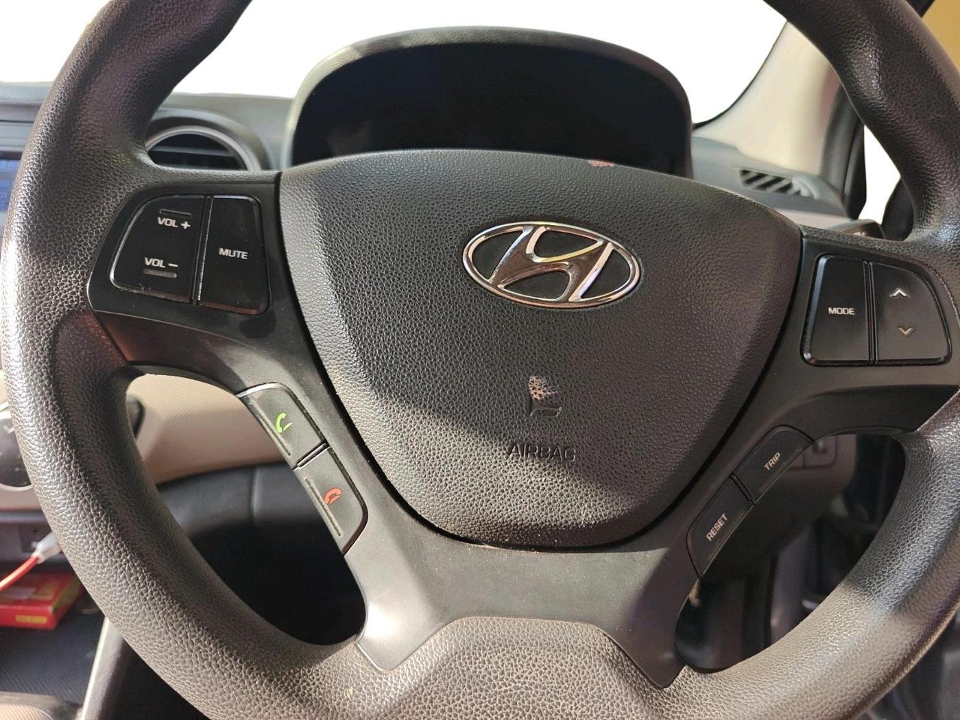 2016 Hyundai Grand i10 SPORTZ 1.2 KAPPA VTVT, Petrol, Manual, 61,370 km, interior