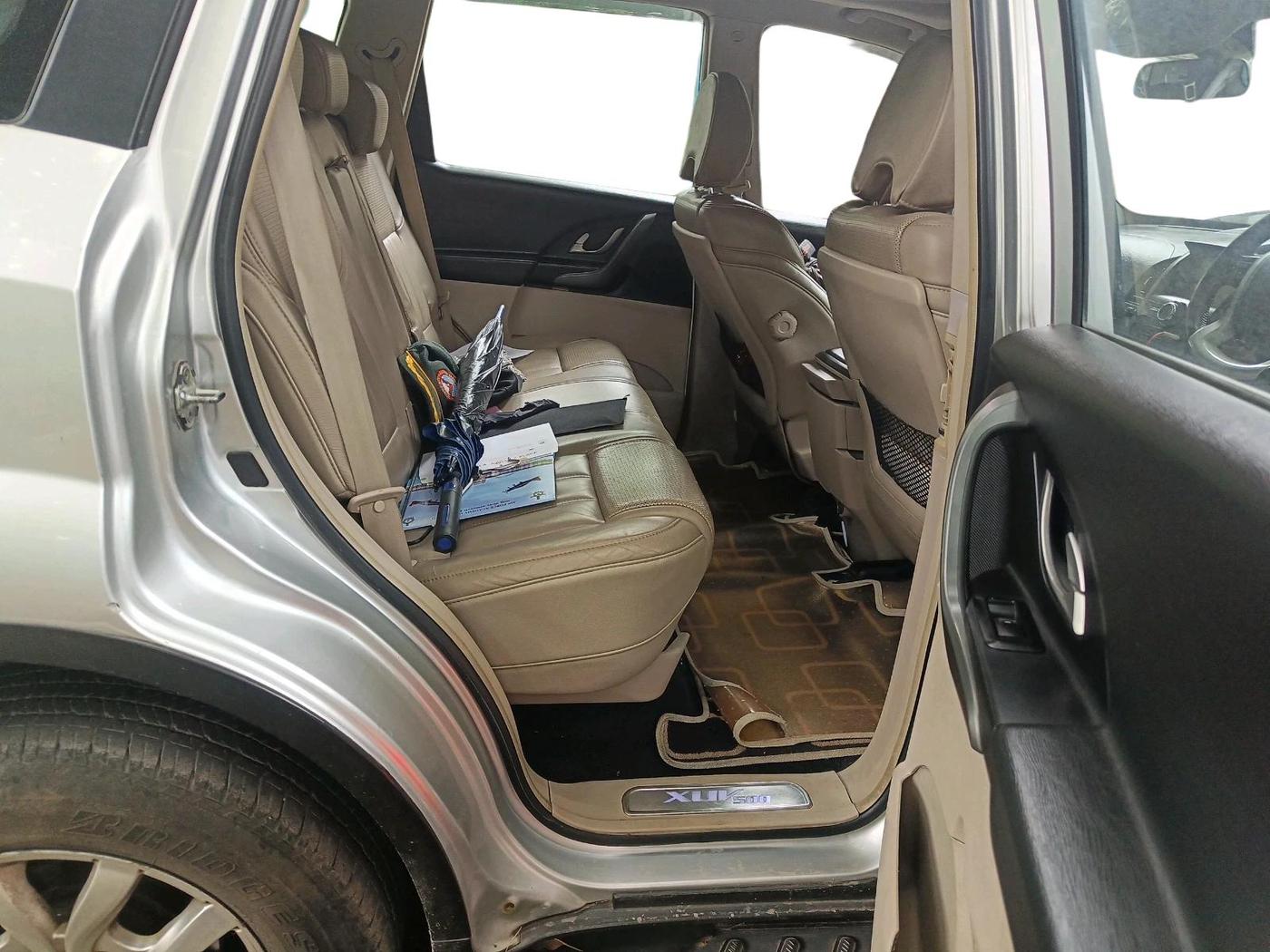 2016 Mahindra XUV500 W10 AT, Diesel, Automatic, 1,34,866 km, interior