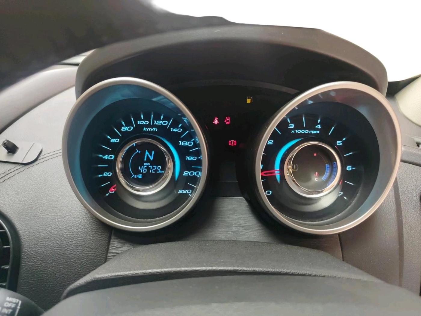 2018 Mahindra XUV500 W11, Diesel, Manual, 46,729 km, interior