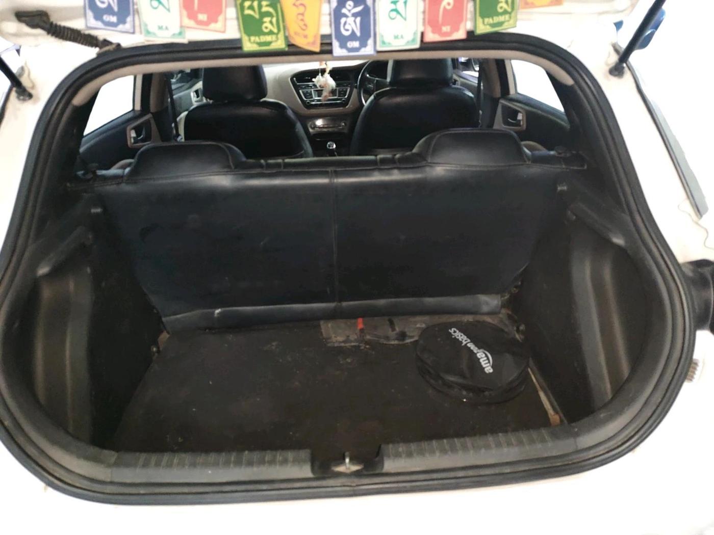 2014 Hyundai Elite i20 SPORTZ 1.4 CRDI, Diesel, Manual, 1,06,039 km, exterior