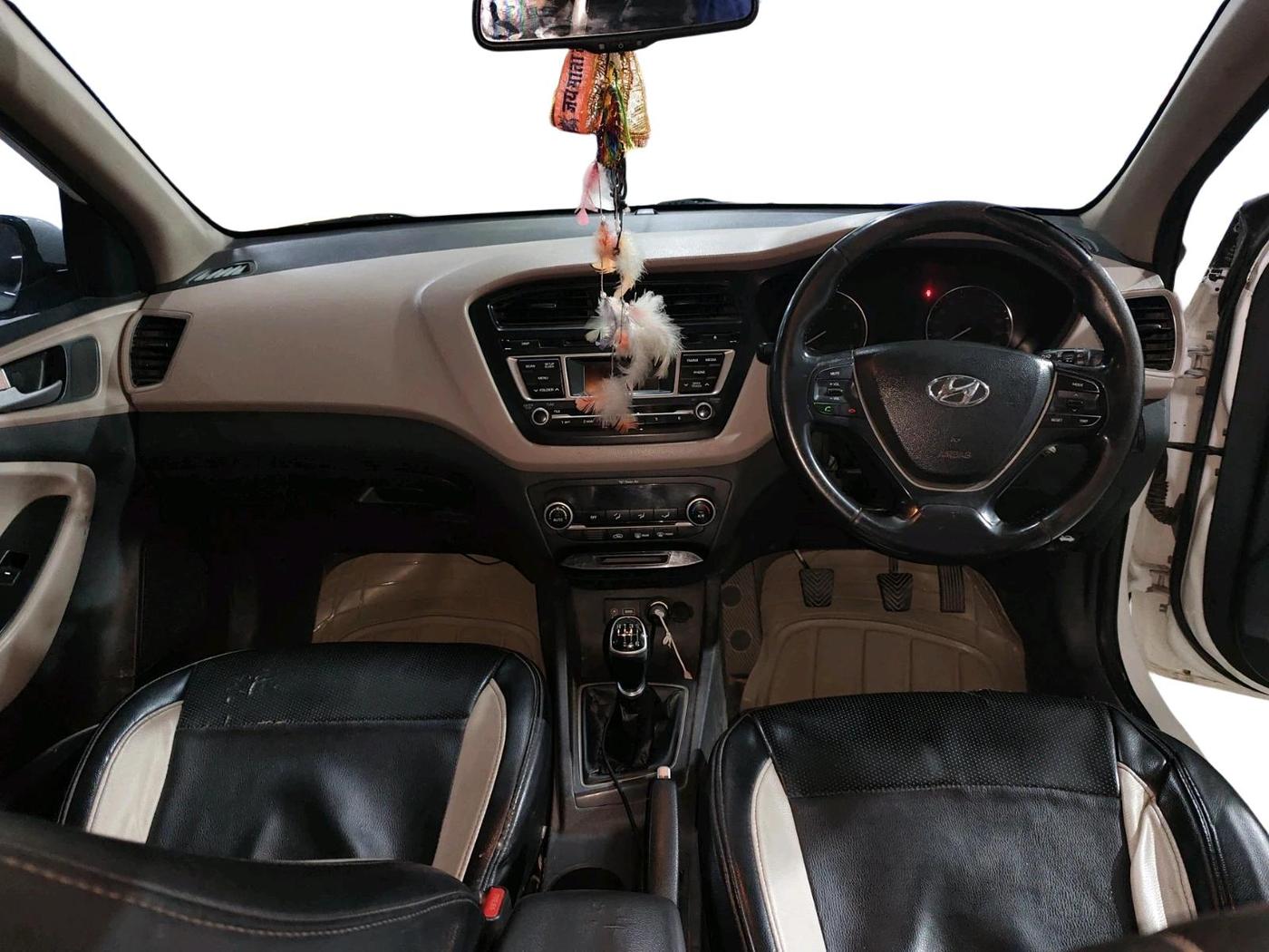 2014 Hyundai Elite i20 SPORTZ 1.4 CRDI, Diesel, Manual, 1,06,039 km, interior
