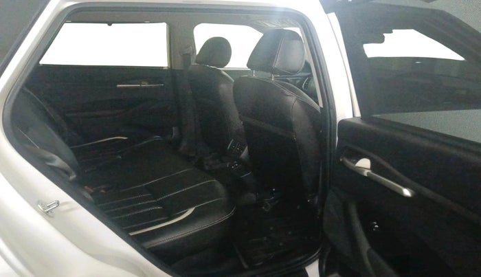 2025 KIA SELTOS  HTE 1.5 PETROL MT, Petrol, Manual, 1,033 km, interior