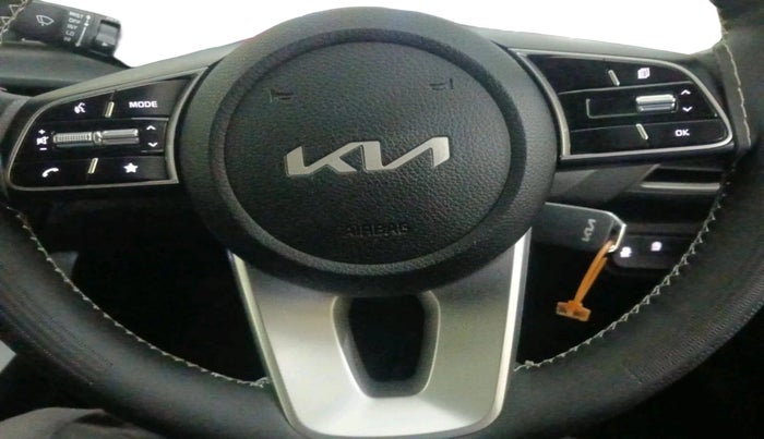 2025 KIA SELTOS  HTE 1.5 PETROL MT, Petrol, Manual, 1,033 km, interior