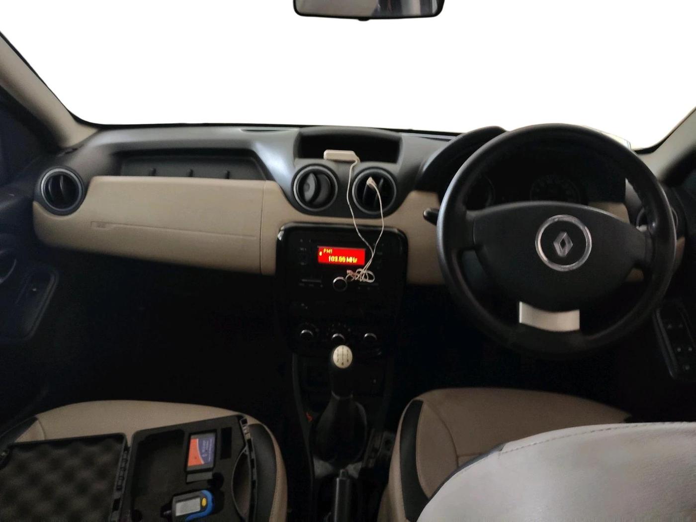 2013 Renault Duster 85 PS RXL DIESEL, Diesel, Manual, 1,07,219 km, interior