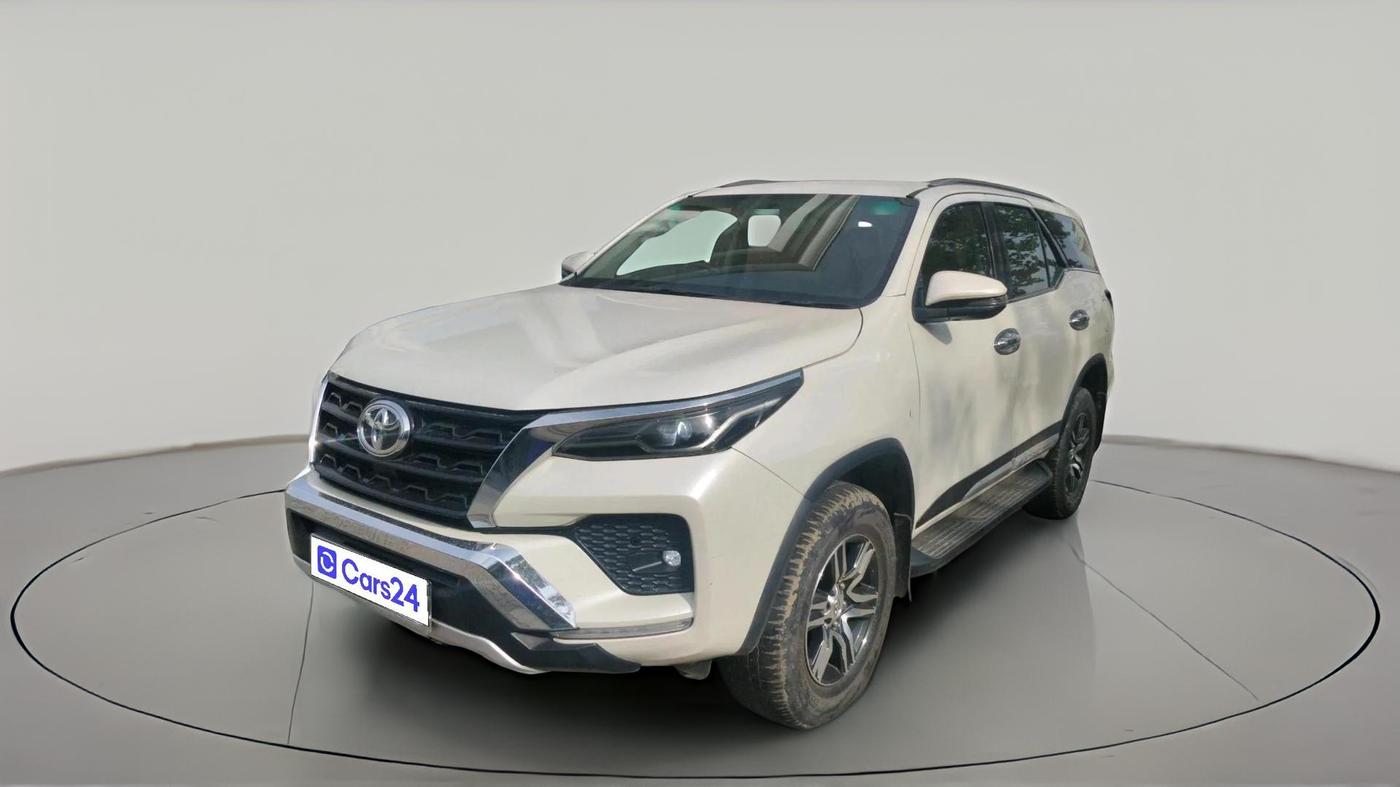 2022 Toyota Fortuner 4X2 AT 2.8 DIESEL, Diesel, Automatic, 49,823 km, exterior
