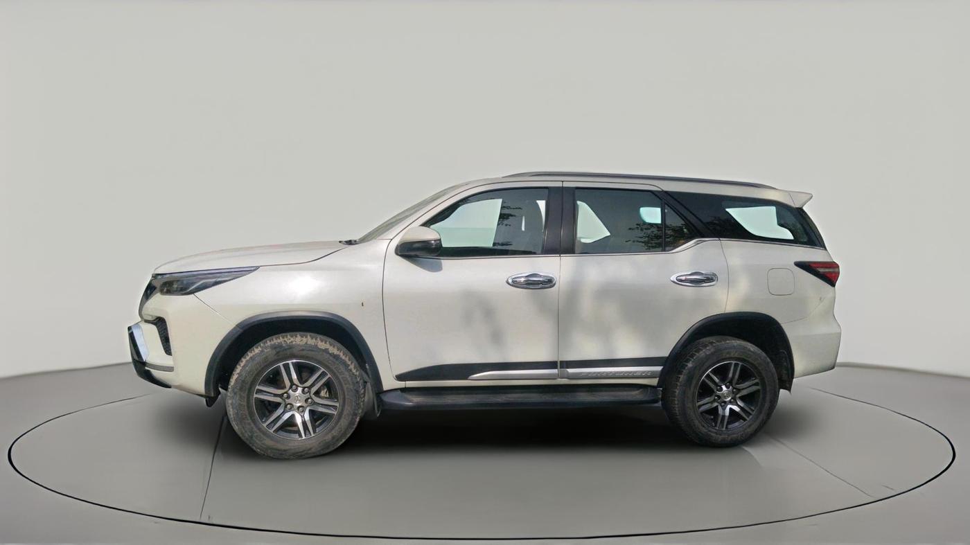 2022 Toyota Fortuner 4X2 AT 2.8 DIESEL, Diesel, Automatic, 49,823 km, exterior