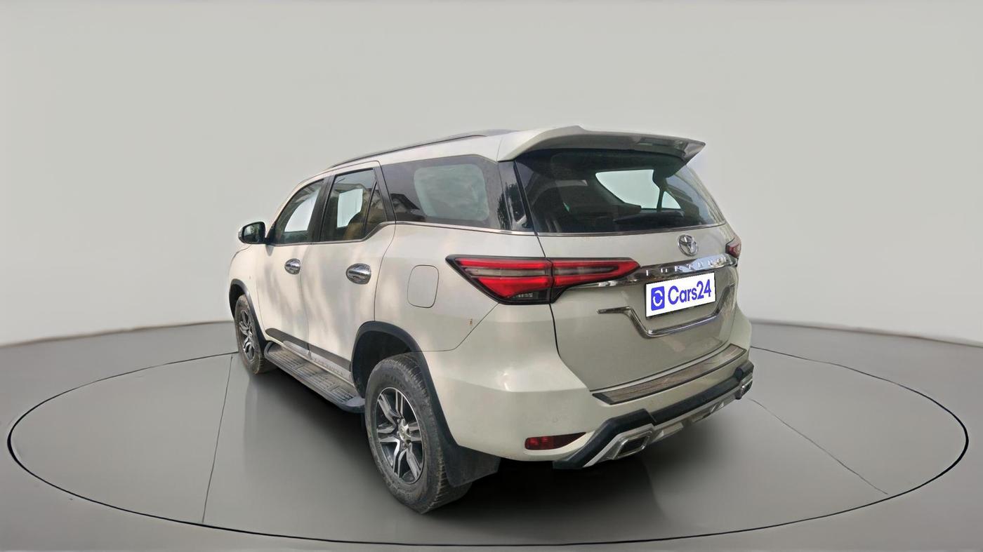 2022 Toyota Fortuner 4X2 AT 2.8 DIESEL, Diesel, Automatic, 49,823 km, exterior