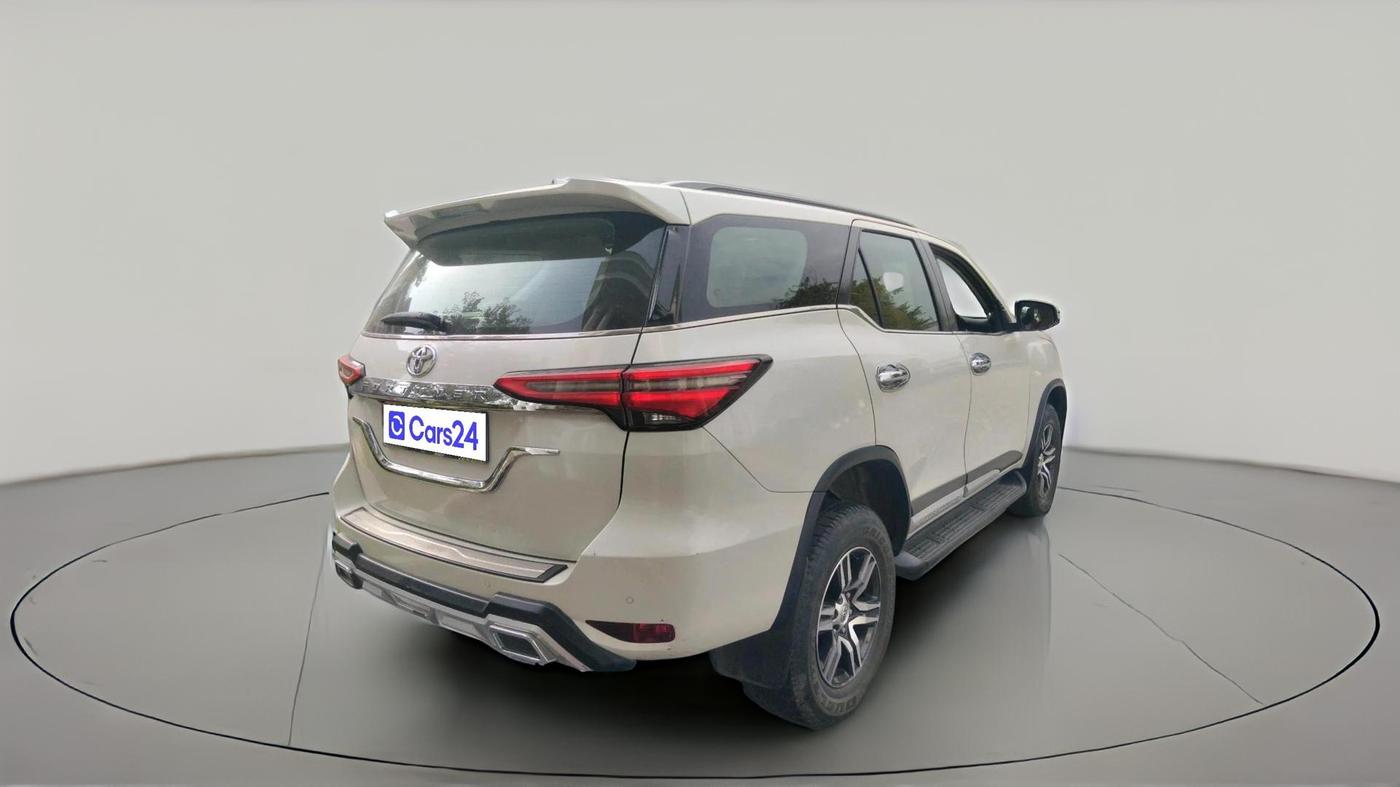 2022 Toyota Fortuner 4X2 AT 2.8 DIESEL, Diesel, Automatic, 49,823 km, exterior